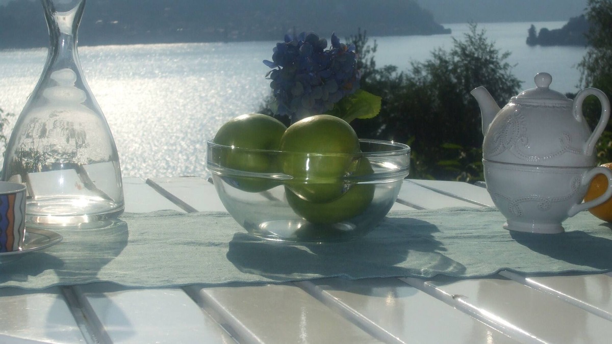 Pella House | Charming house with private beach and fantastic lake views