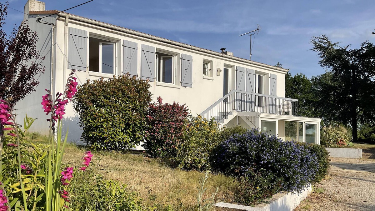 Rosnay Cottage | Charming house with views of the vineyard
