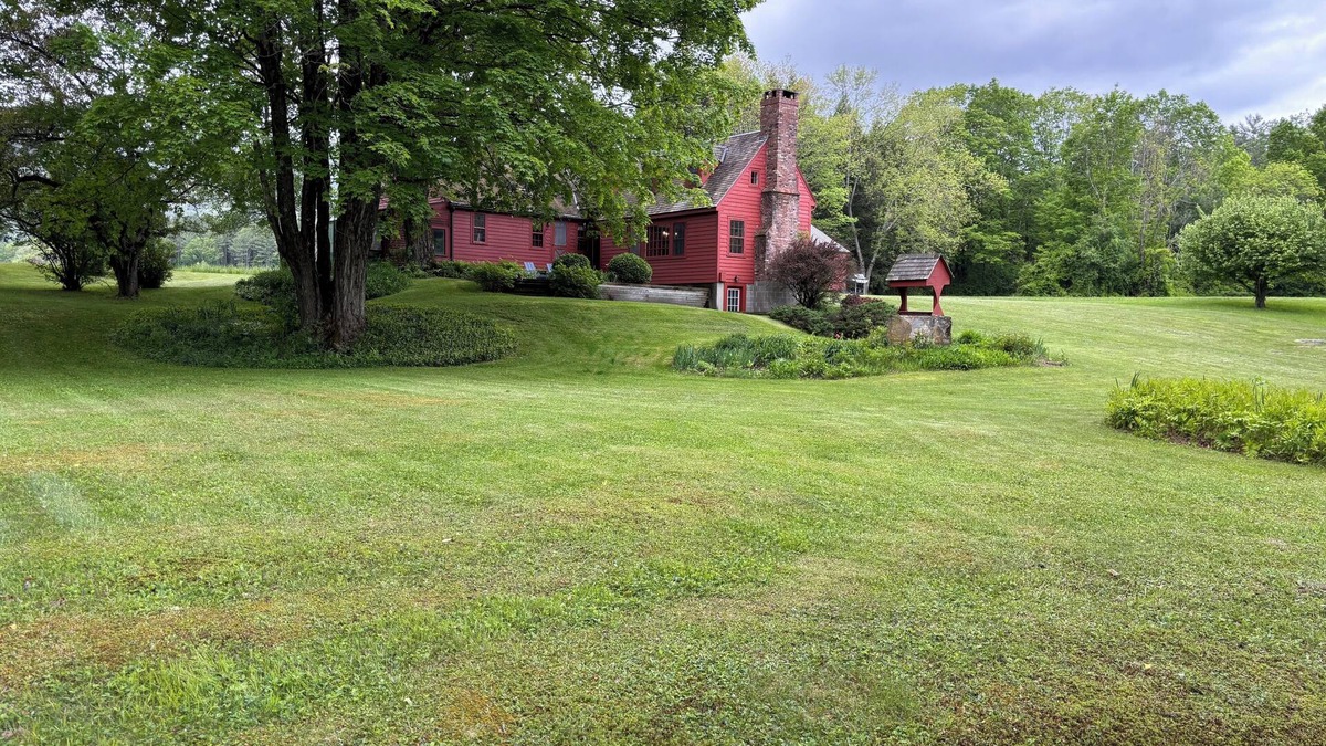Egremont House | Charming idyllic farmhouse minutes to Great Barrington MA and Salisbury CT