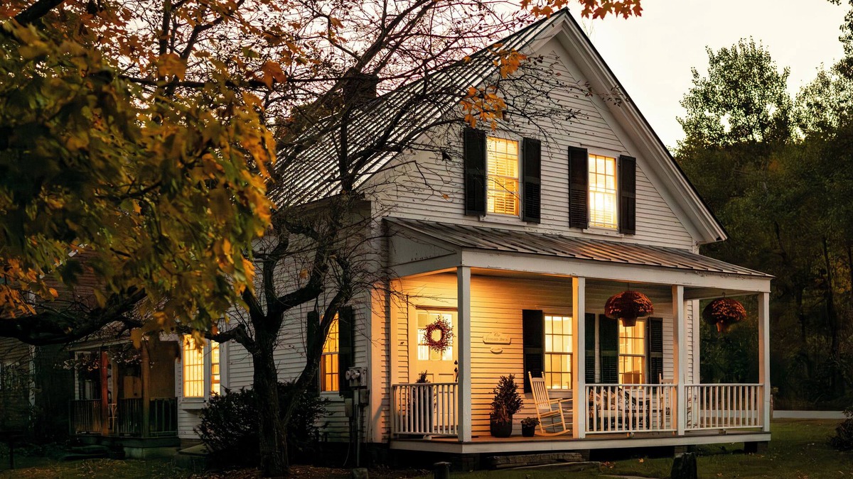 Grafton Other | Charming In Village Farmhouse - steps to Historic Grafton Inn