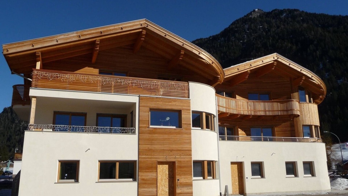 Pera Apartment | Charming Apartment “Il Mondo di Patty 1” with Mountain View