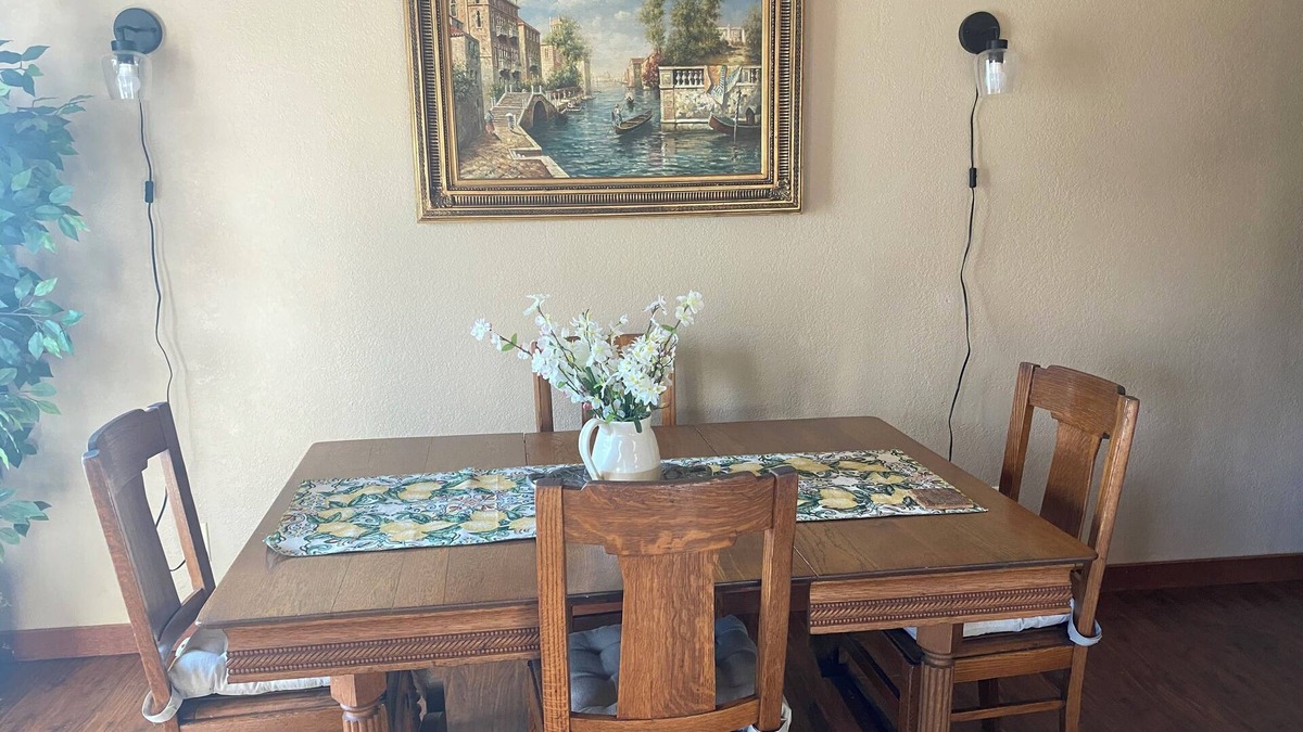 Jenks House | Charming Jenks Getaway Safe -Easy Hwy Access-Tulsa-Aquarium-Gathering Place