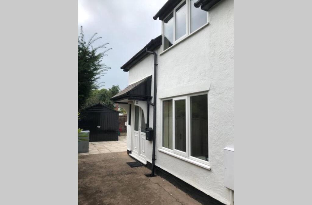 Northwich House | Charming just renovated 2 bed cottage in the centre of village