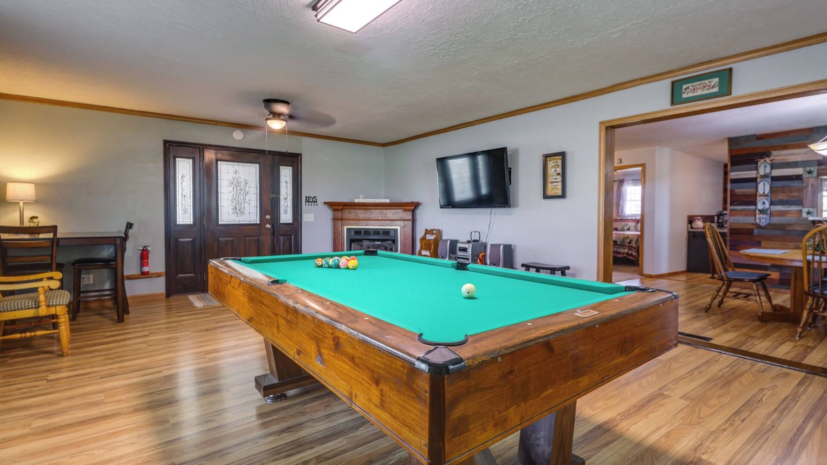Newkirk House | Charming Kaw Lake Country Home w/Game Room!