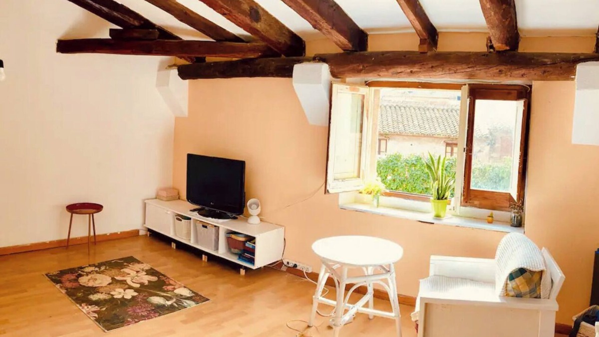 Cruilles Apartment | Charming Little Studio in the Historic Center
