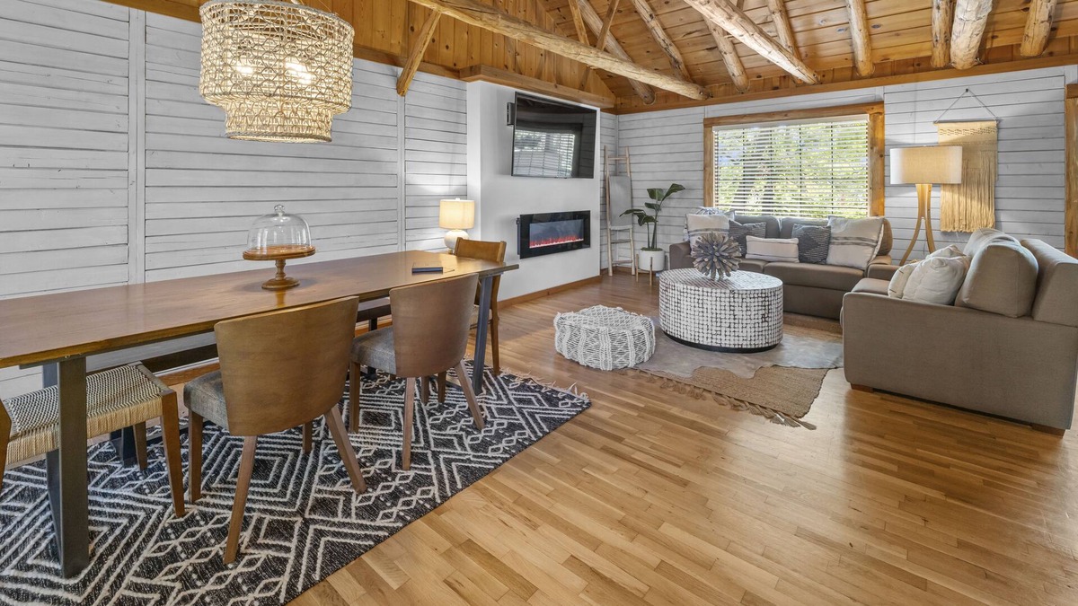 Indian Point Cabin | Charming Lake Cabin on Table Rock Lake – Free Golf Cart, Silver Dollar City