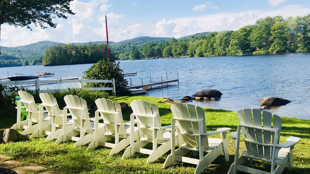 East Andover House | Charming lake front cabin on Highland Lake
