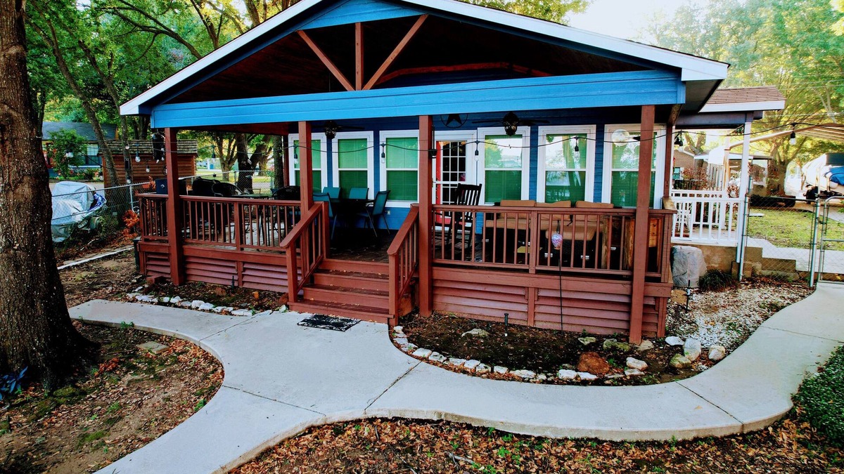 Leisure Land House | Charming Lake House Retreat with Private Dock & Expansive Covered Porch