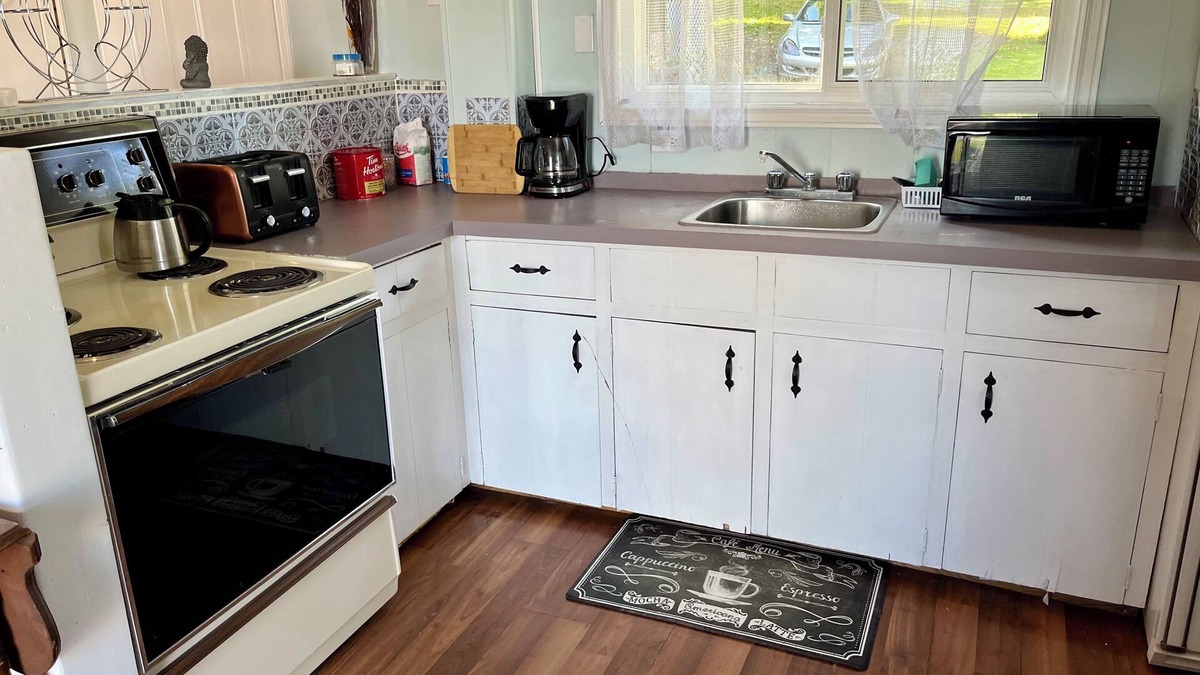 Valentia Cottage | Charming Lakefront Cottage: You're Perfect Getaway Awaits!"