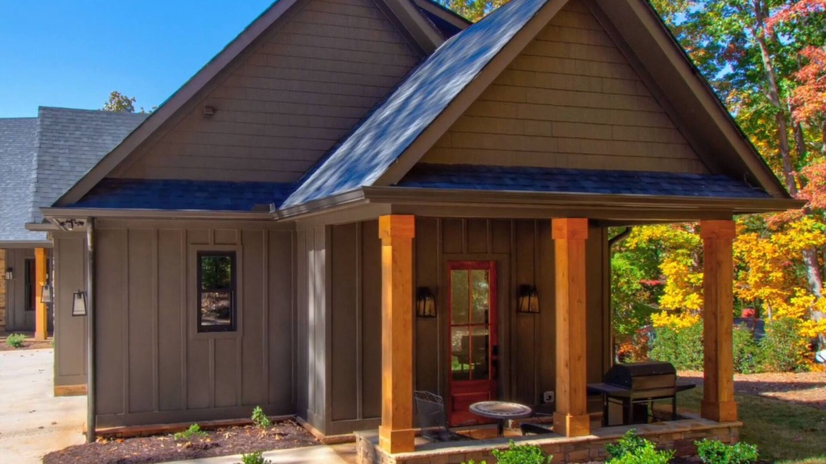 Reed Creek Apartment | Charming Lakefront Apartment