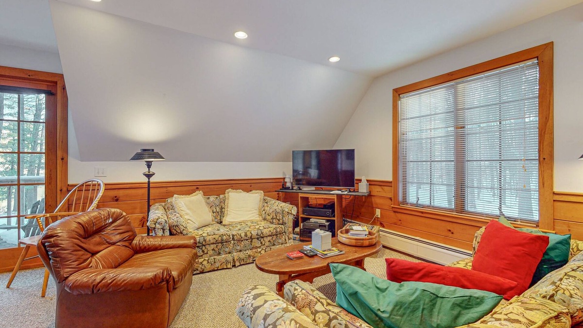 Denmark House | Charming Lakefront Apartment with Stunning Views and Cozy Amenities