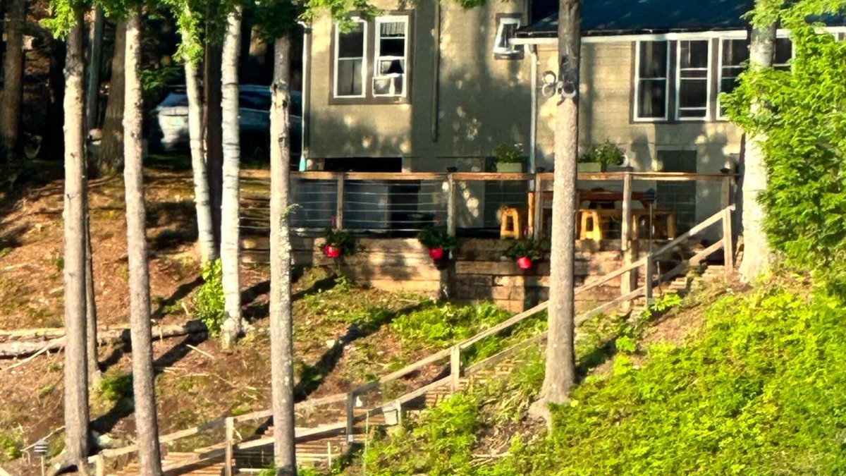 Woodbury Cottage | Charming lakefront family Cottage w/hot tub and fire pit!