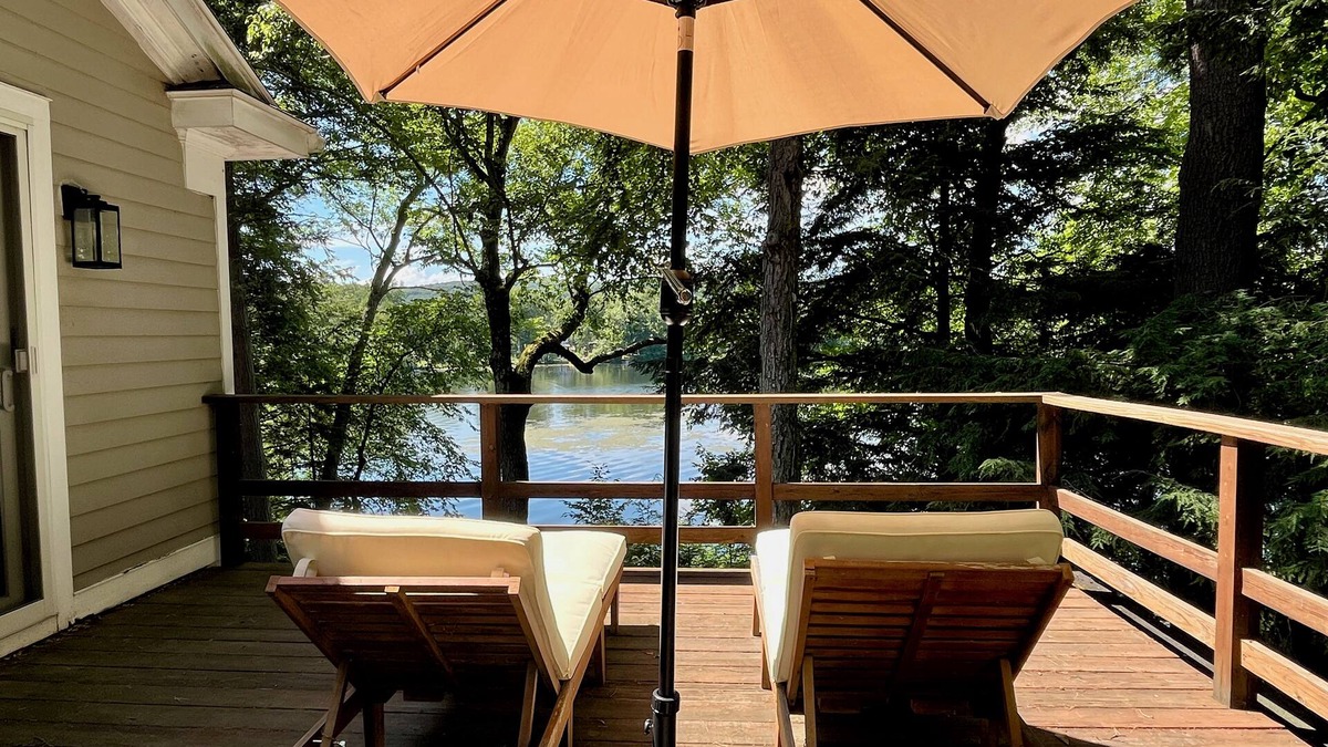Town of Copake House | Charming Lakefront Retreat Nestled Among Trees