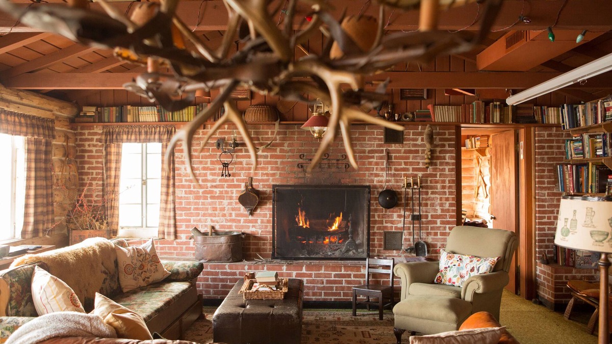 Wagoner Cabin | Charming Lakeside Cabin, Minutes from Tulsa with Private Dock