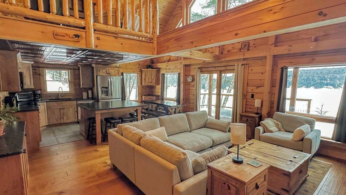 Eastern Vermont Cottage | Charming Lakewood Cottage on beautiful Woodbury Lake