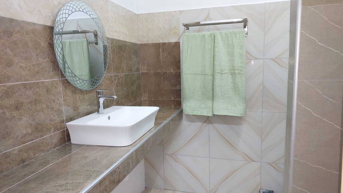Coromandel Apartment | Charming large studio with fully equipped kitchenette + terrace. 3 Persons