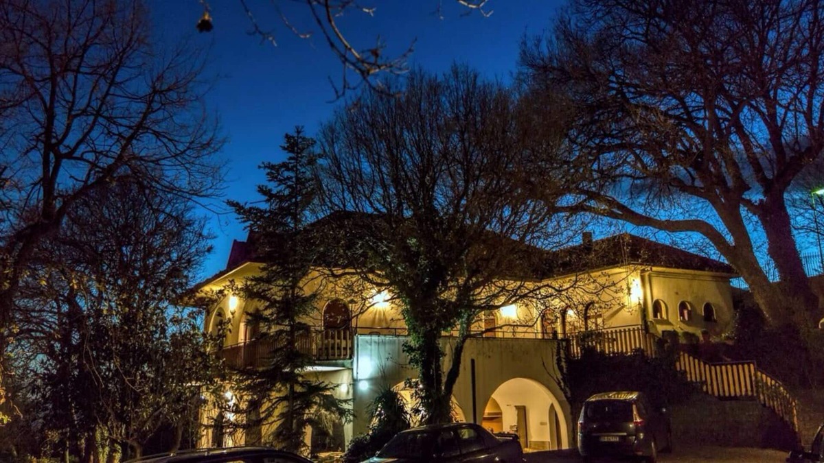 Ragalna Villa | Charming large Villa in the Park of Etna Volcano