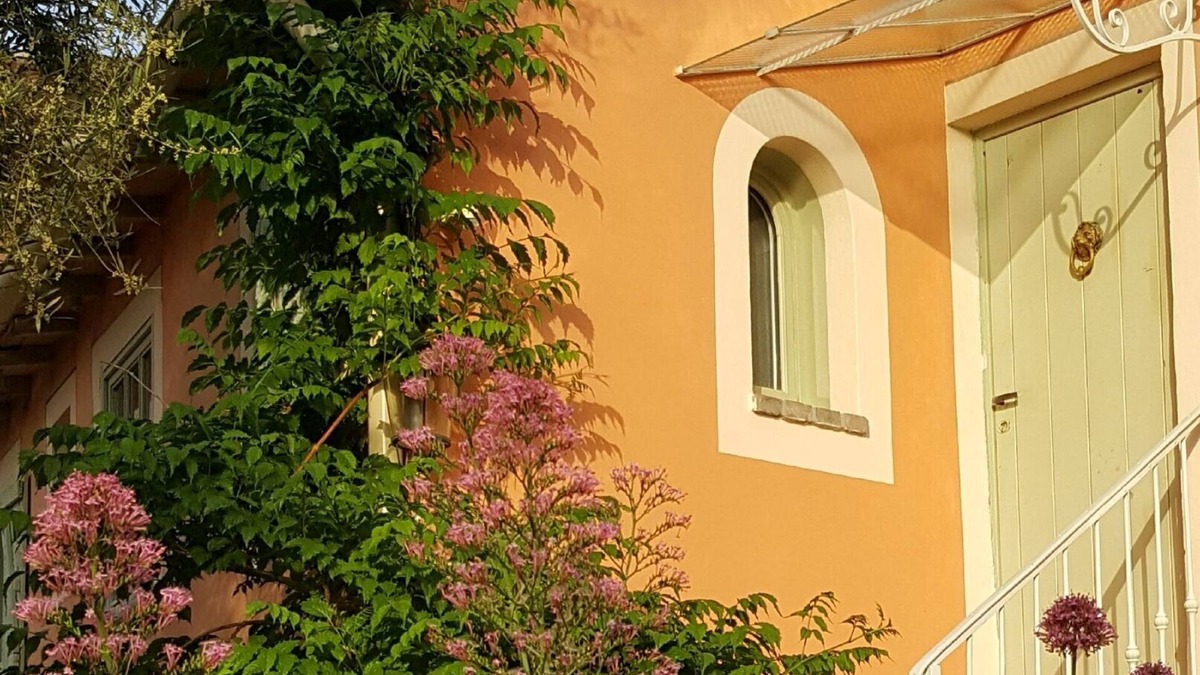Tourrettes-sur-Loup Apartment | Charming little apartment adjoining a farmhouse