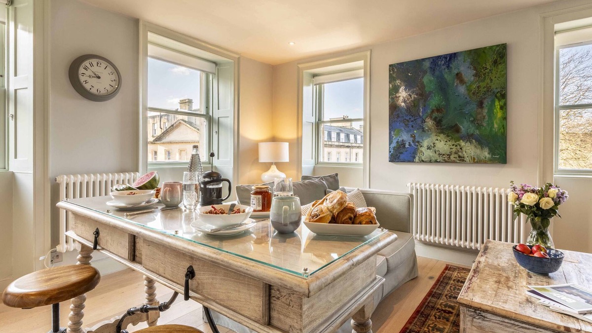 Bath Apartment | Charming, light and bright apartment for two in central Bath