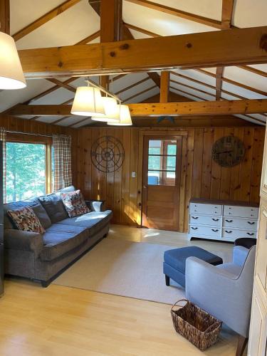 Limerick House | Charming Limerick Lake House Getaway