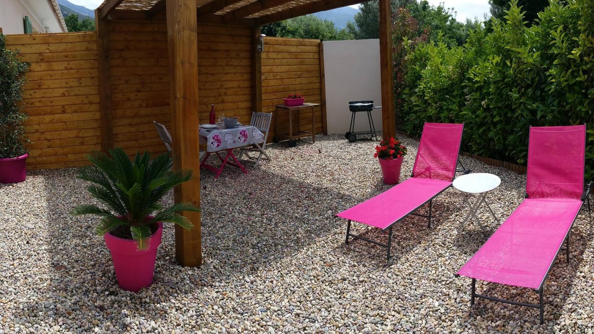 Patrimonio House | Charming little air-conditioned house with outdoor space in Patrimonio (wifi)
