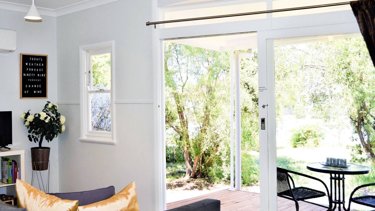 Cessnock House | Charming Little Cottage Entire House Hunter Valley