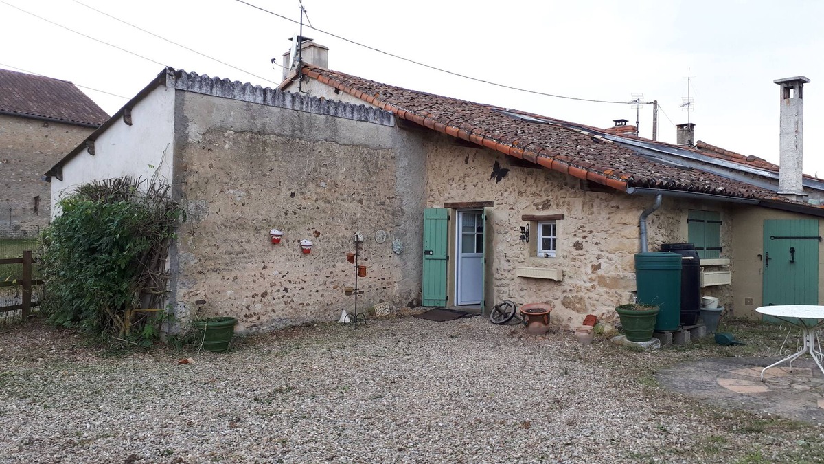 Queaux House | Charming little house with all comfort in peace.