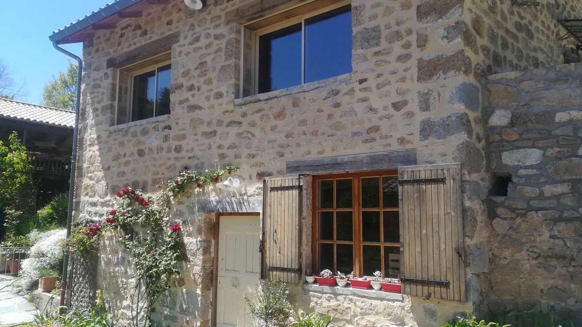 Saint-Jean-Chambre Cottage | Charming LOFT with mezzanine, 3 stars.