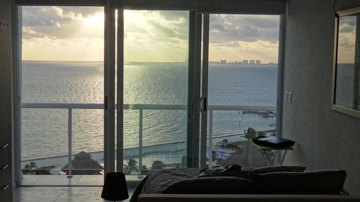 Puerto Juarez Apartment | Charming loft apartment with breathtaking penthouse ocean view🏝🏖
