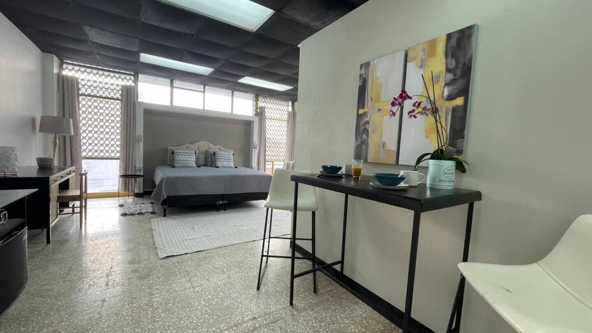 Amon Apartment | Charming Loft Overlooking City