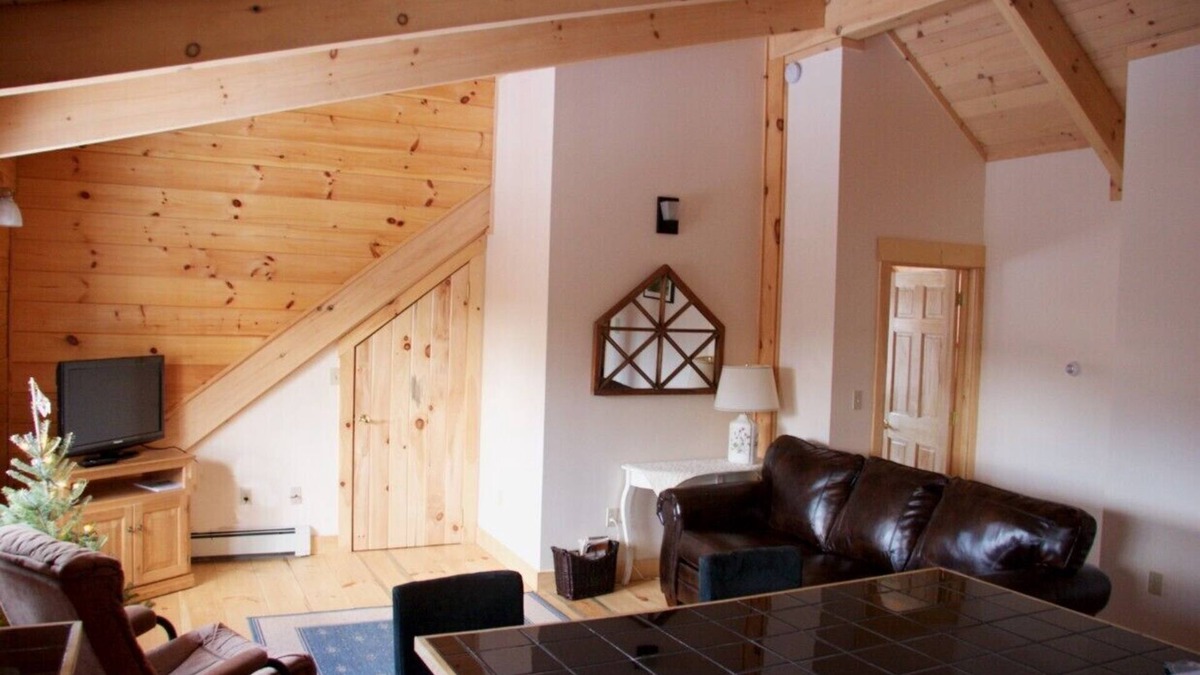 Woodstock Apartment | Charming Log Cabin Apartment in Woodstock Village