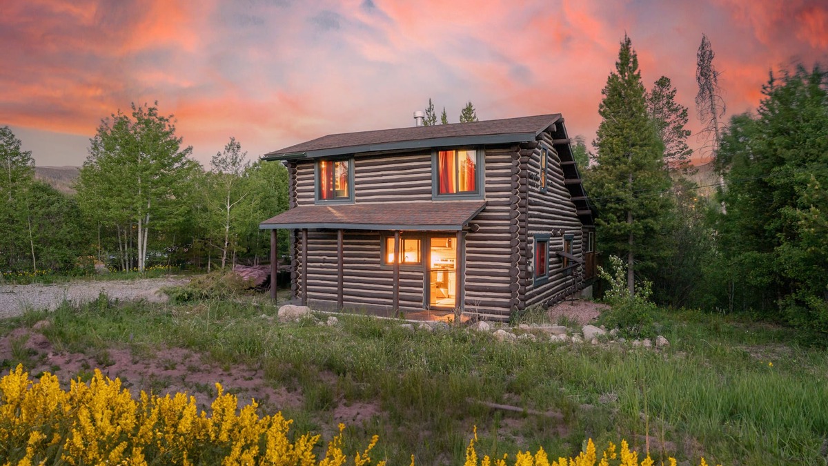 Winter Park Cabin | Charming Log Cabin w/Hot Tub in Winter Park, CO