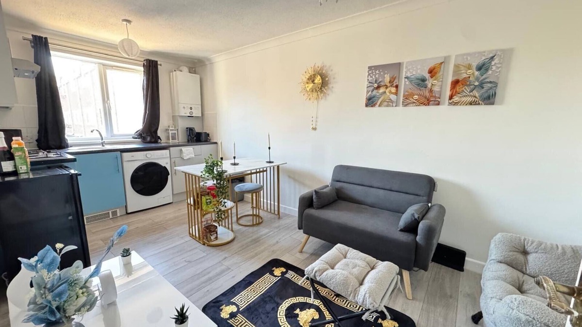 Thamesmead Apartment | Charming London Apartment Retreat