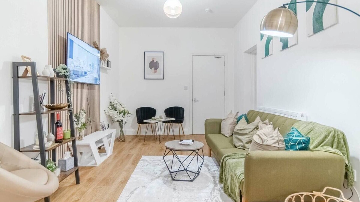 Sudbury Apartment | Charming London Flat Near Wembley + Parks | Garden