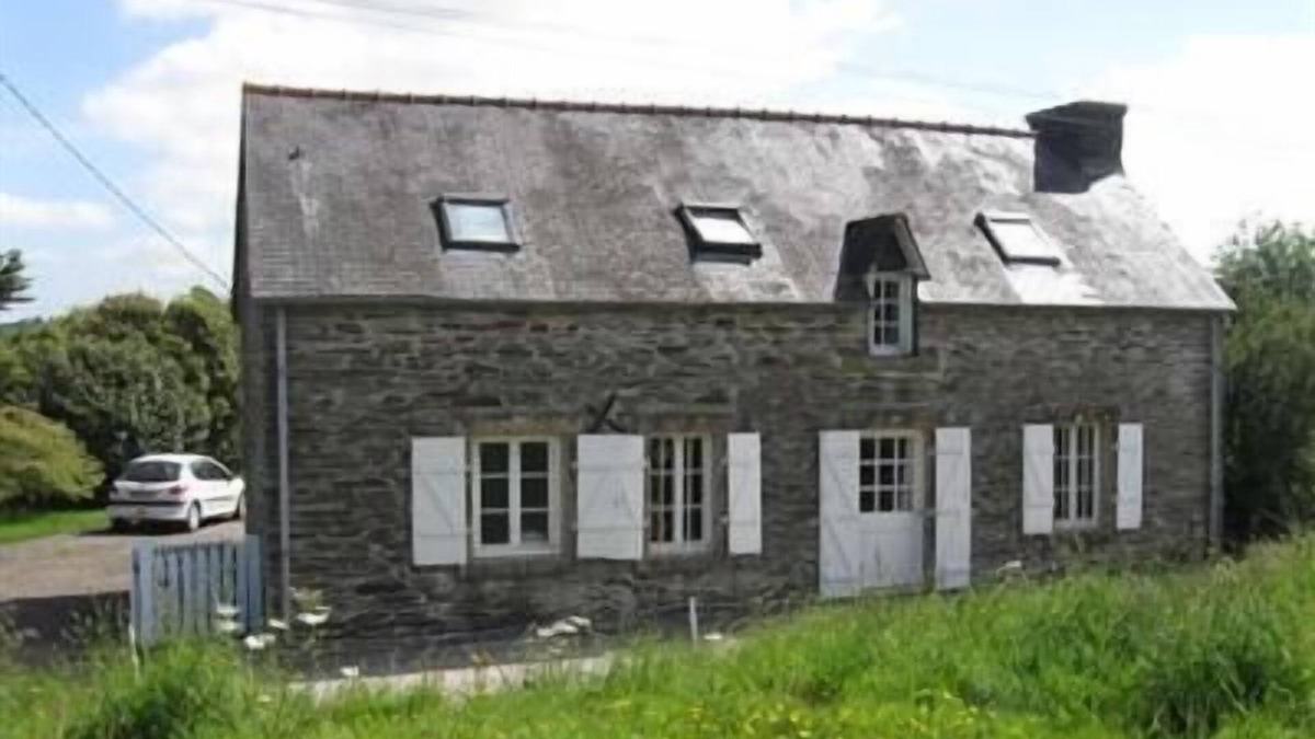 Saint-Thois House | Charming longère in local stone in a calm and green setting