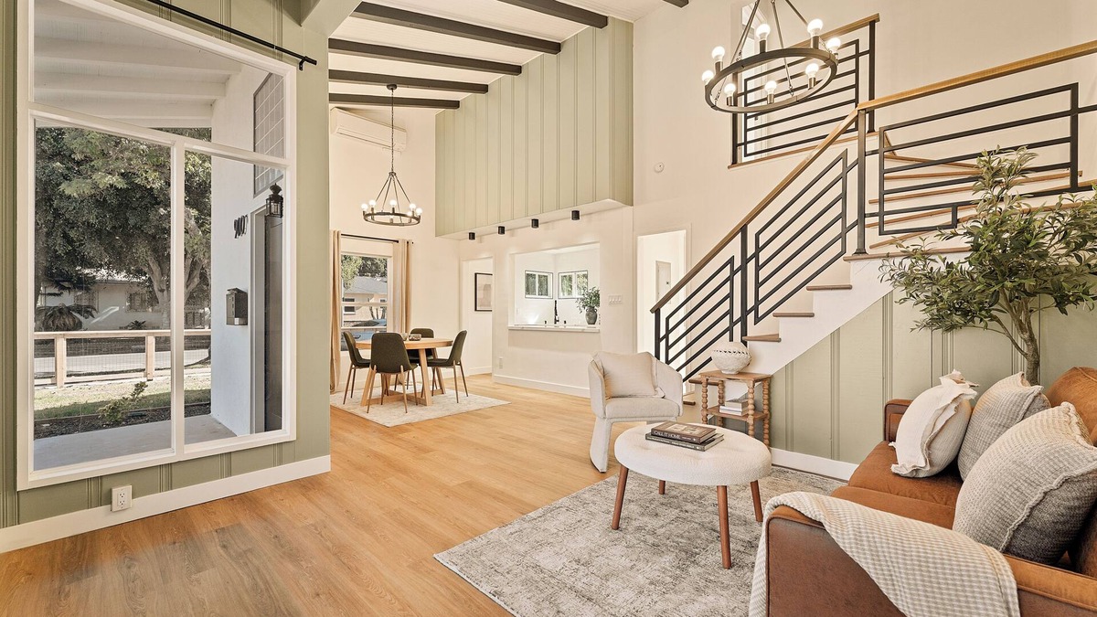 South Wrigley House | Charming Long Beach Getaway