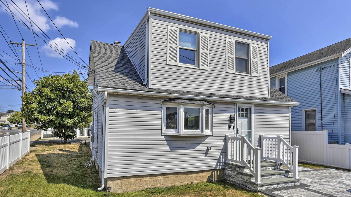 Bellmore House | Charming Long Island Home Near Beaches & Golf