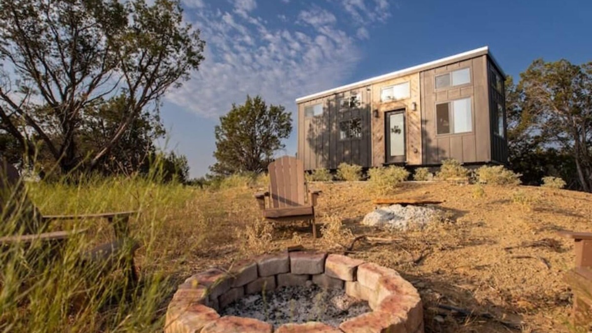 Thurber House | Charming Lookout Retreat – Perfect Tiny Home w/Scenic Vistas