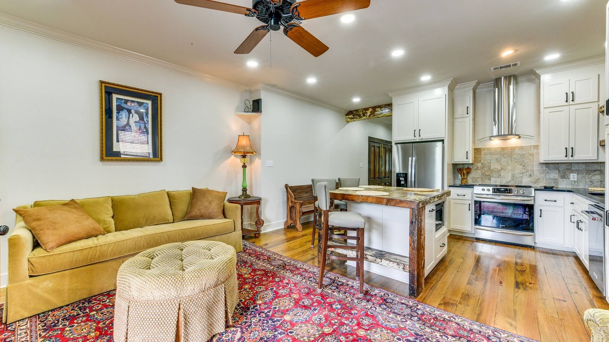 New Roads Apartment | Charming Louisiana Getaway w/Furnished Balcony!