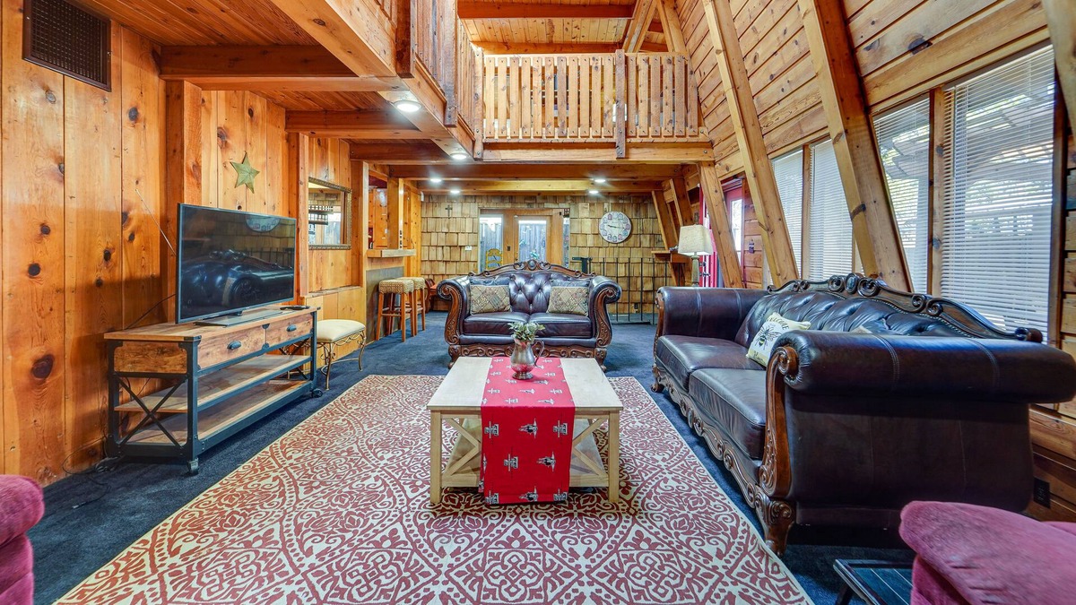 Lubbock Cabin | Charming Lubbock Vacation Rental w/ Fireplaces