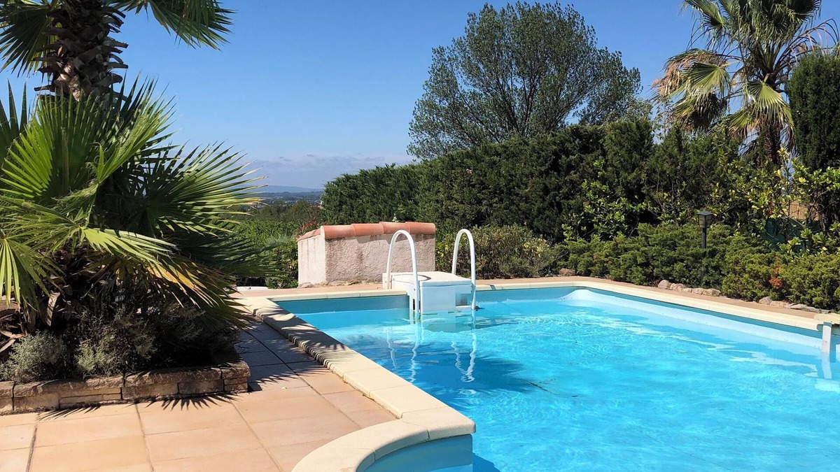 Oupia Apartment | Charming, luxury 2-bedroom apartment with WiFi & private swimming pool in Oupia.
