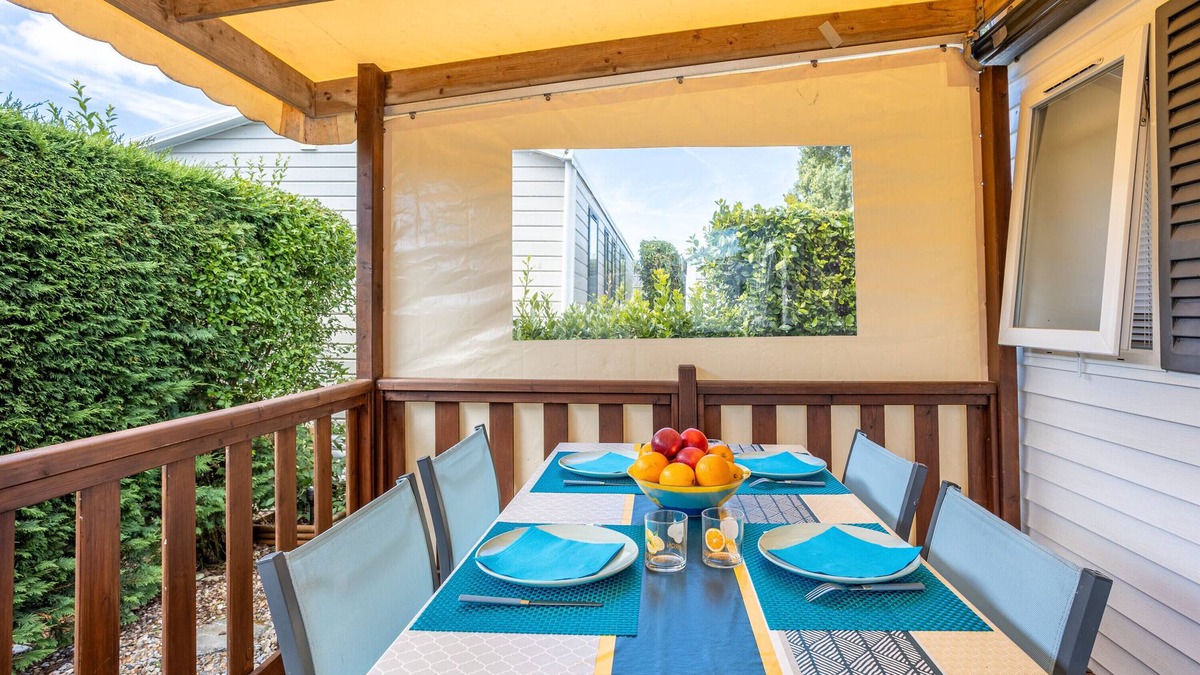 Saint-Denis-d'Oleron RV Rental | Charming Mobile Home in Saint-Denis-d'Oléron – 4 People, Shared Pool, Terrace, Close to Beaches