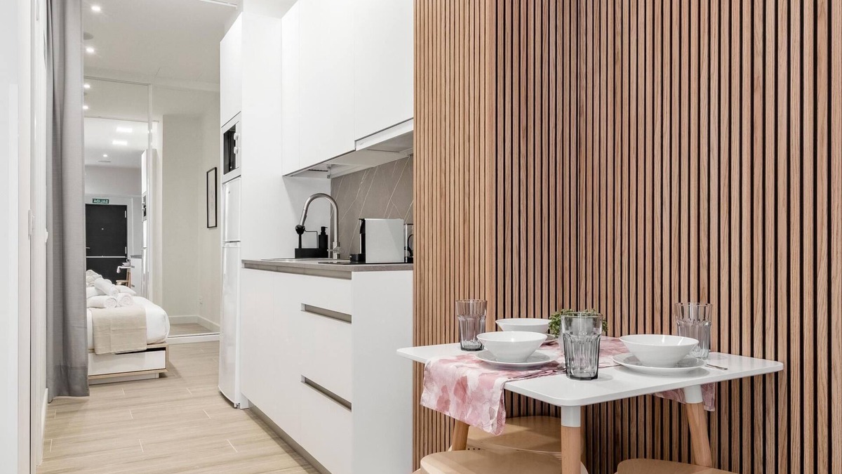Tetuan Apartment | Charming Madrid Castilla V - Studio for 3 people