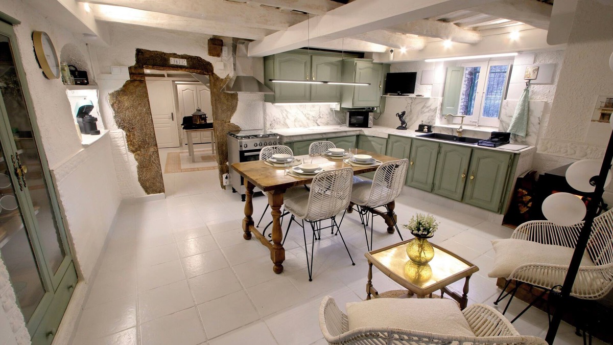 Celra Other | Charming Masia with fireplace in the forest 10 minutes from Girona