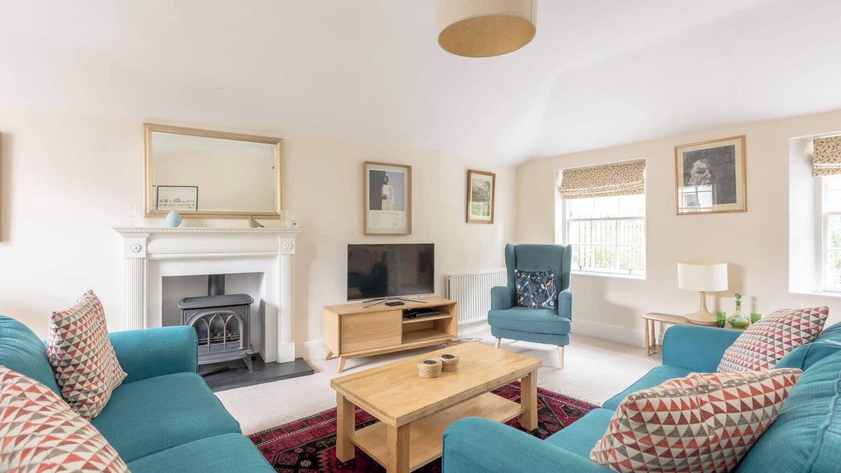 New Town House | Charming Mews House In Edinburgh City Centre With Integral Garage