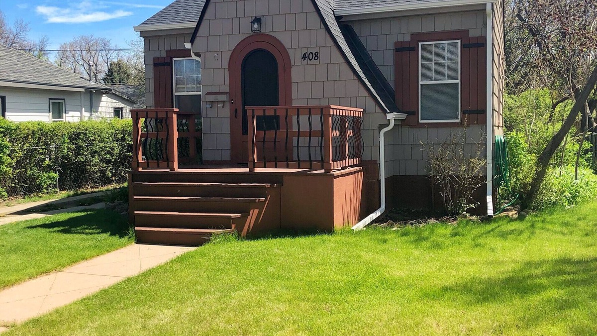 Central - Terry House | Charming Mid Century Home in Historic District