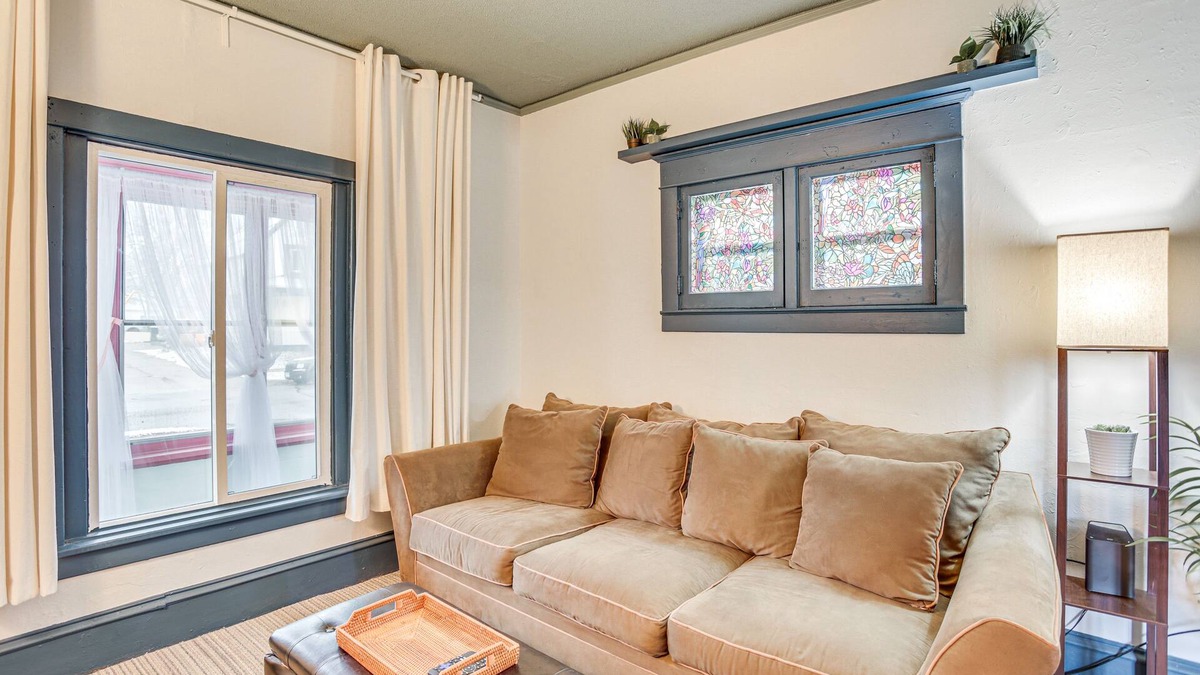 Lind-Bohanon House | Charming Minneapolis Home w/Deck, 5 Mi to Central