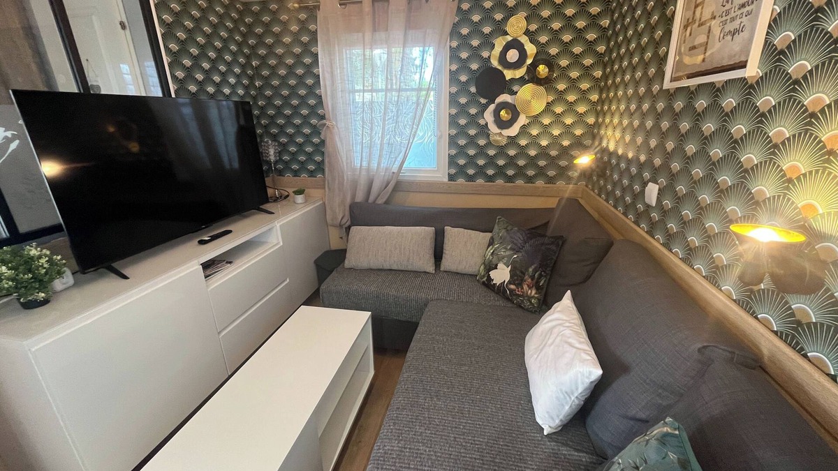 Hyeres Ski Chalet | Charming mobile home with pool in Hyères