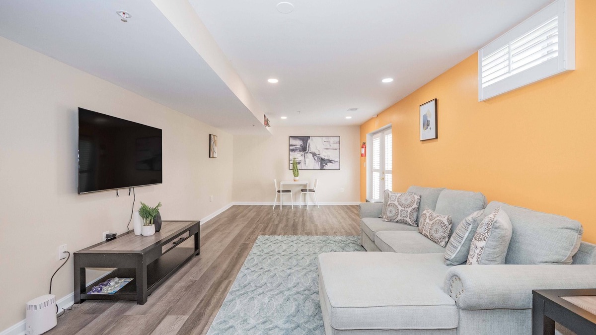 Montpelier Apartment | Charming Modern 2-bedroom apartment near DC with free parking