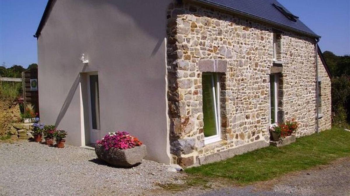 La Haye-d'Ectot Cottage | Charming Modern Cottage with Stunning Valley Views, WiFi, and Private Garden